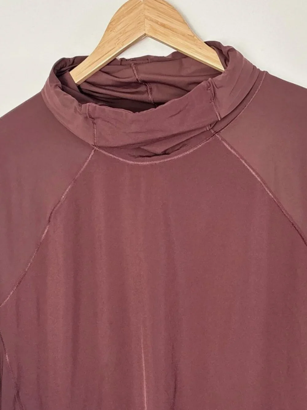 Athleta Ultimate Gaiter Long Sleeve Top Size Large - Brown Athletic Outdoor B52